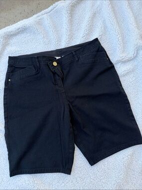Black Women's Stretch Bermuda Shorts